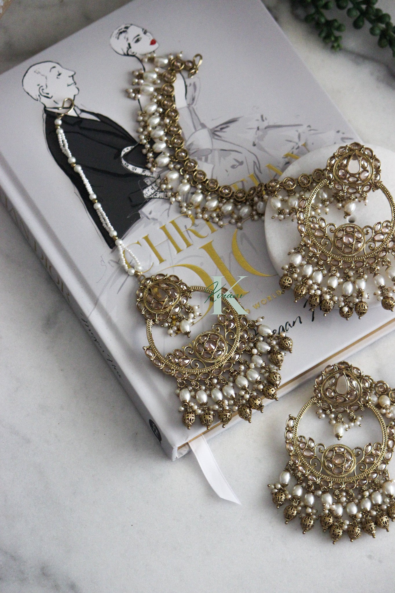 MANSHA Sahare Earrings & Maangtika
