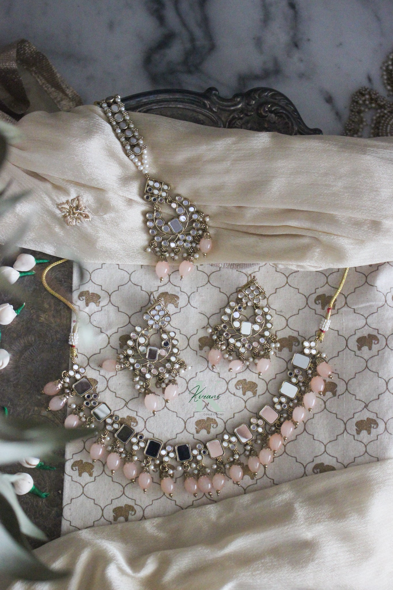 ÉLARA - Peach Necklace Set