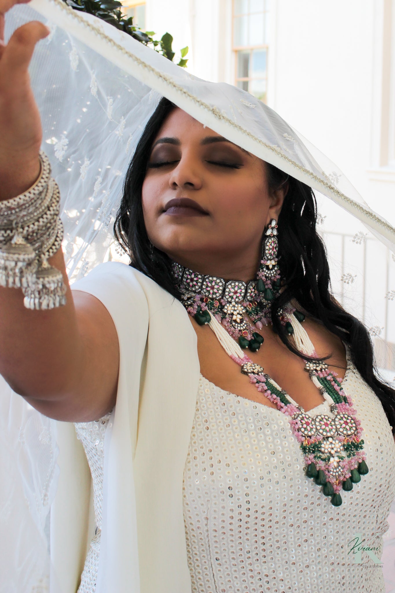 NIYATI - Choker and Pendant Set